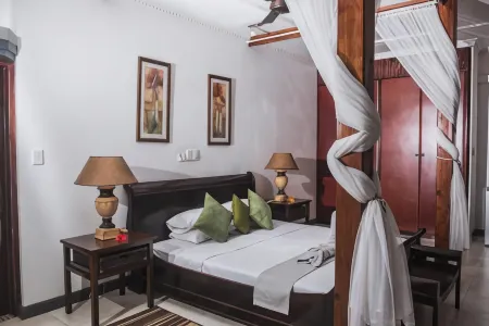 Hotel Chateau St Cloud Отели рядом с достопримечательностью «Фелисите»