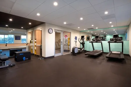 Tru by Hilton Alcoa Knoxville Airport