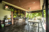 Ramiarndao Boutique Place Hotel فنادق في Amnat Charoen