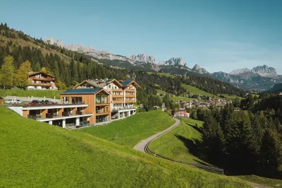 Latemar - Hotel Suites Spa Hotel in zona Fassacoop Extra-Alimentari