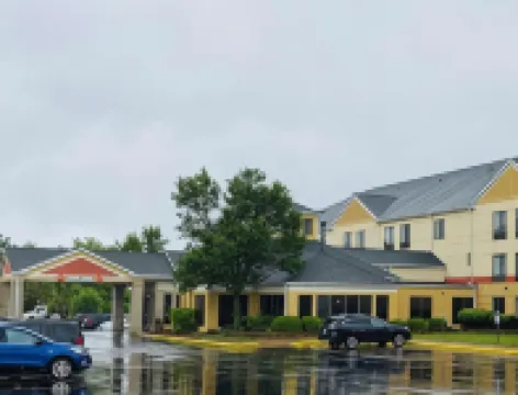 La Quinta Inn & Suites by Wyndham South Holland