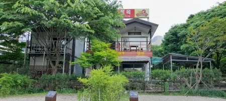Jecheon Songgye Valley Camping Site Pension Отели рядом с достопримечательностью «Woraksan»