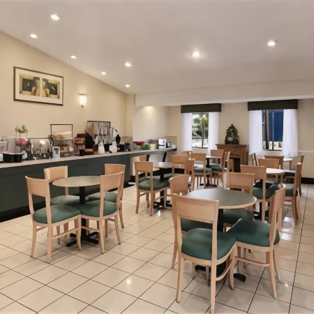 Ramada by Wyndham Columbia