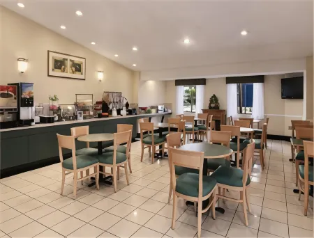 Ramada by Wyndham Columbia