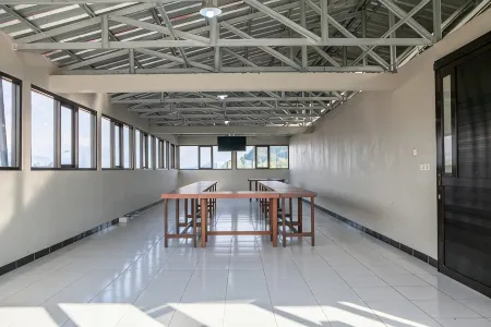 Saba Ayu Guest House Отели рядом с достопримечательностью «Taman Kupu-Kupu Cihanjuang»