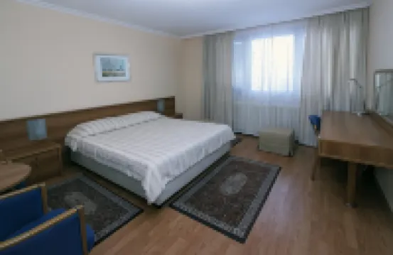 ホテル レックス 花の館周辺のホテル