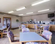 Econo Lodge - breakfast