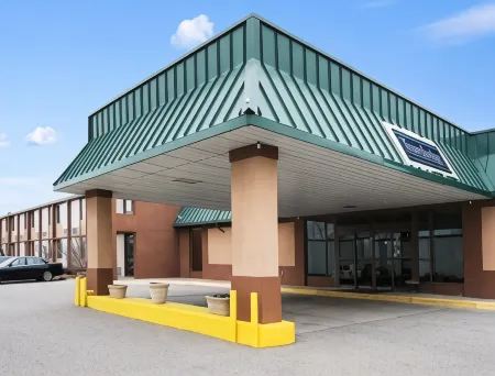 Travelodge by Wyndham Sturgis Отели в г. St. Joseph County