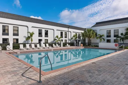 Orlando Palms Отели рядом с достопримечательностью «Hukoo's Family Fun»