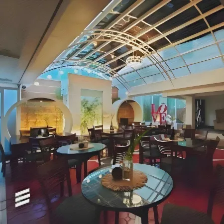 Emerald Boutique Hotel Отели рядом с достопримечательностью «Бикол Юниверсити Колледж оф Сайенс»