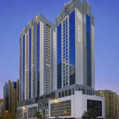 Pullman Sharjah Отели рядом с достопримечательностью «Centeral Souq»