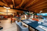 Coque Hotel - Pools