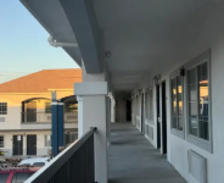 Crystal Inn - Garth Rd