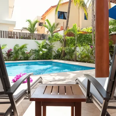 Casa Sonoma - Charming Condos Minutes from Beach & Reef