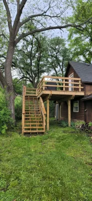 Waterfront cabin w/creek waterfall, pond & 2 decks. Nestled in the Ozark hills. - Alppimaja