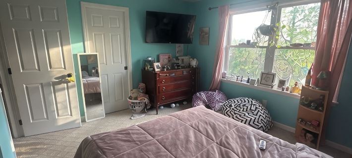 Huge Family Home; Centrally Located in the Capital Region!!! Hotels in Colonie