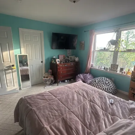 Huge Family Home; Centrally Located in the Capital Region!!!
