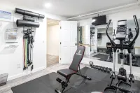 Luxury New Haven Retreat • Private Pool, Gym, Cinema • Near Yale & Beaches - Gym