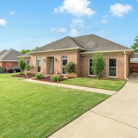 Halcyon Oasis-POOL+Dog Friendly/Close to Eastchase