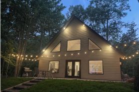 Sunrise Chalet on Potato Lake - Water Front - Dock - Game Room - Hot Tub