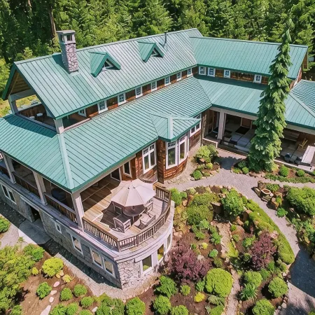 Trout Lake Treehouse - A large, splendid, and private mountain home!