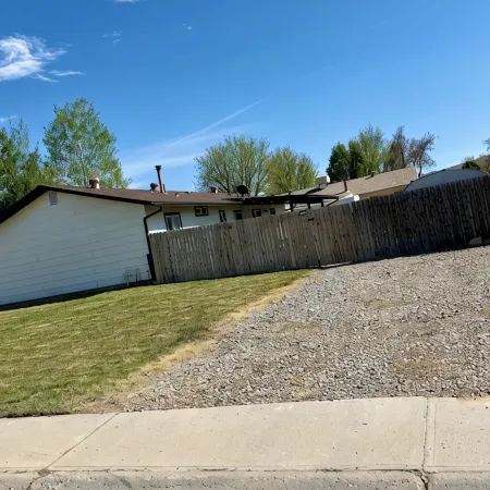 Spacious 4-bedroom, pet friendly, outdoor games, fire pit in charming Fruita