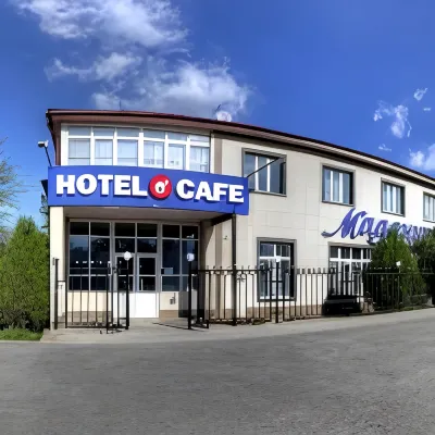 Madanur Hôtels à : 