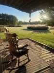 Country Creek Retreat: cozy 2-bedroom cabin with AC, WiFi, & forested privacy