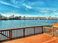 LAKEFRONT HOME NEAR DOWNTOWN CHARLESTON|4 BEDROOMS - Balcony