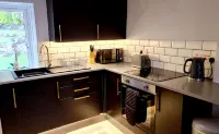 Town Centre apartment with private garden - Bintang 4