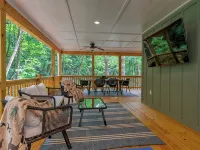 Retreat - Creek, Sliding Rock, Waterfalls, Fishing, Hiking, Hot Tub, Fire Pit 맥도웰 카운티 호텔
