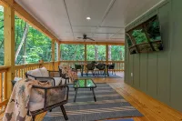 Retreat - Creek, Sliding Rock, Waterfalls, Fishing, Hiking, Hot Tub, Fire Pit