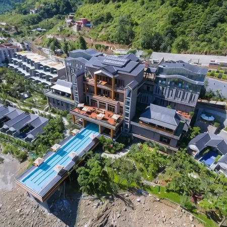 Lushui Denggeng Hot Spring Banshan Hotel