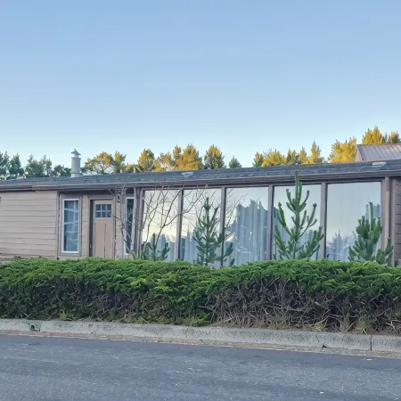 Sandy Pacific Hideaway-hot tub, smart tv, woodstove. 4 bedroom home. Florence,OR