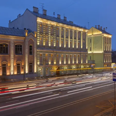 Миррос Москва Кремль Отели рядом с достопримечательностью «Оружейная»