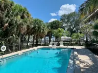 NEW COMPLETE REMODEL, MELBOURNE HARBOUR VIEWS