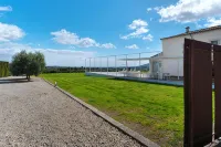 Casa Con Piscina En Selva - con encanto