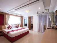 Gusto Pratunam Hotel Hotels near Ratchaprarop Station
