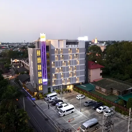 Nakara Hotel Отели рядом с достопримечательностью «Хуай Мыанг»