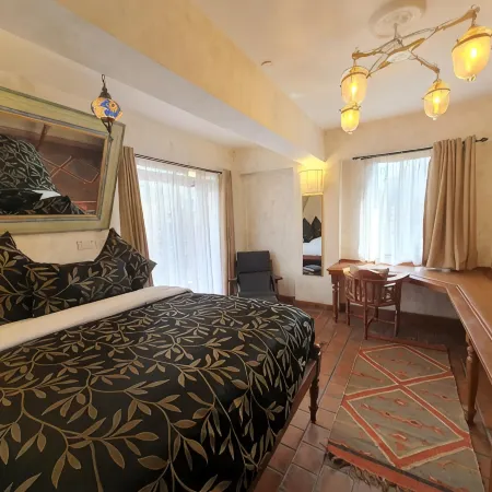 Woodmere Grand Hotel