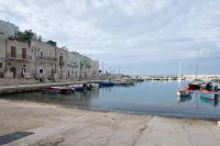 Sea front historic house in the heart of old town, inside torrione aragonese