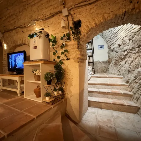 Roman Cave Suite * Flexible check-in
