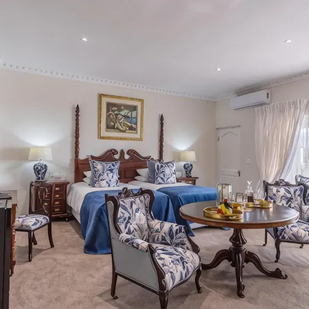 Grand Lux Boutique Manor