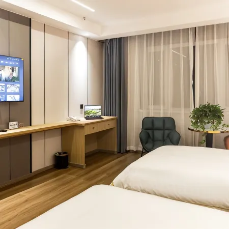 Hami Xin Shunyuan Hotel (Car Wharf Auto Clothing Industrial Park Branch
