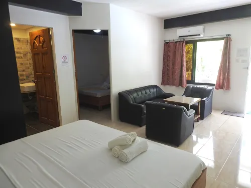 Jalyn's Resort Sabang - parking