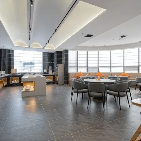 Molin Hotel (Jianglingxian Zhengwu Service Center)