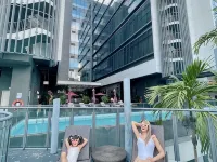 Studio M Hotel Singapore Hotels near Robertson Walk