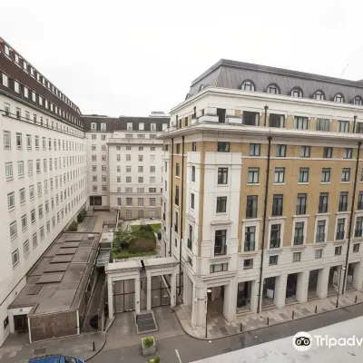 Premier Inn London County Hall 전쟁 기념비 주변 호텔