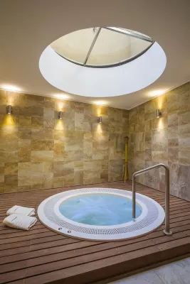 Arc Arenales Studios & Suites - مسبح على السطح