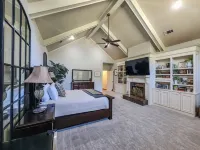 6000 sq ft home with Private Pool and Hot Tub, Sleeps 16 - 13 Acres - 4 stjerner